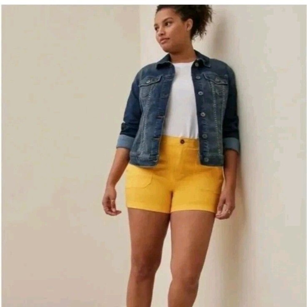 Torrid Comfort Flex High Rise 3.5" Twill Chino Mustard Yellow Shorts Size 4X 26
